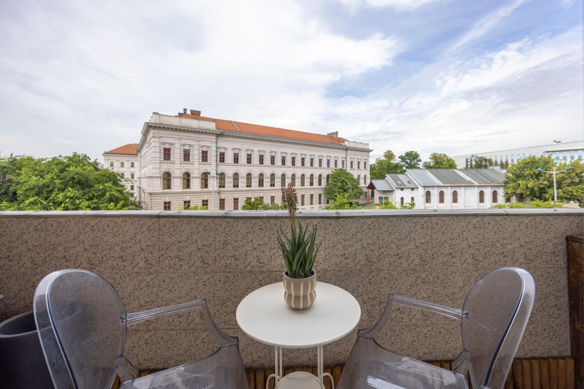 Luxy Central Spacious & Cozy Residence With Balcony Budapest Eksteriør bilde