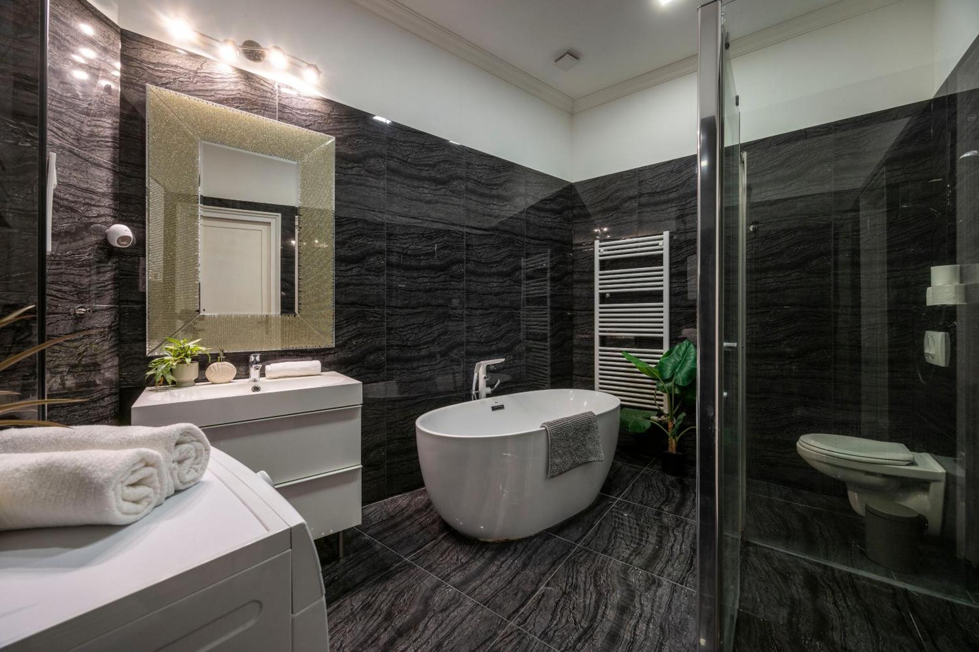 Luxy Central Spacious & Cozy Residence With Balcony Budapest Eksteriør bilde